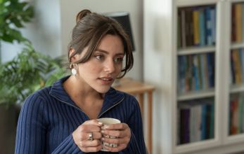 Турецкий сериал Клюквенный щербет 59 серия смотреть онлайн